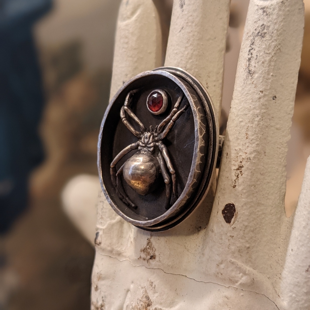 Sterling Silver Black Widow Spider Shadowbox Ring